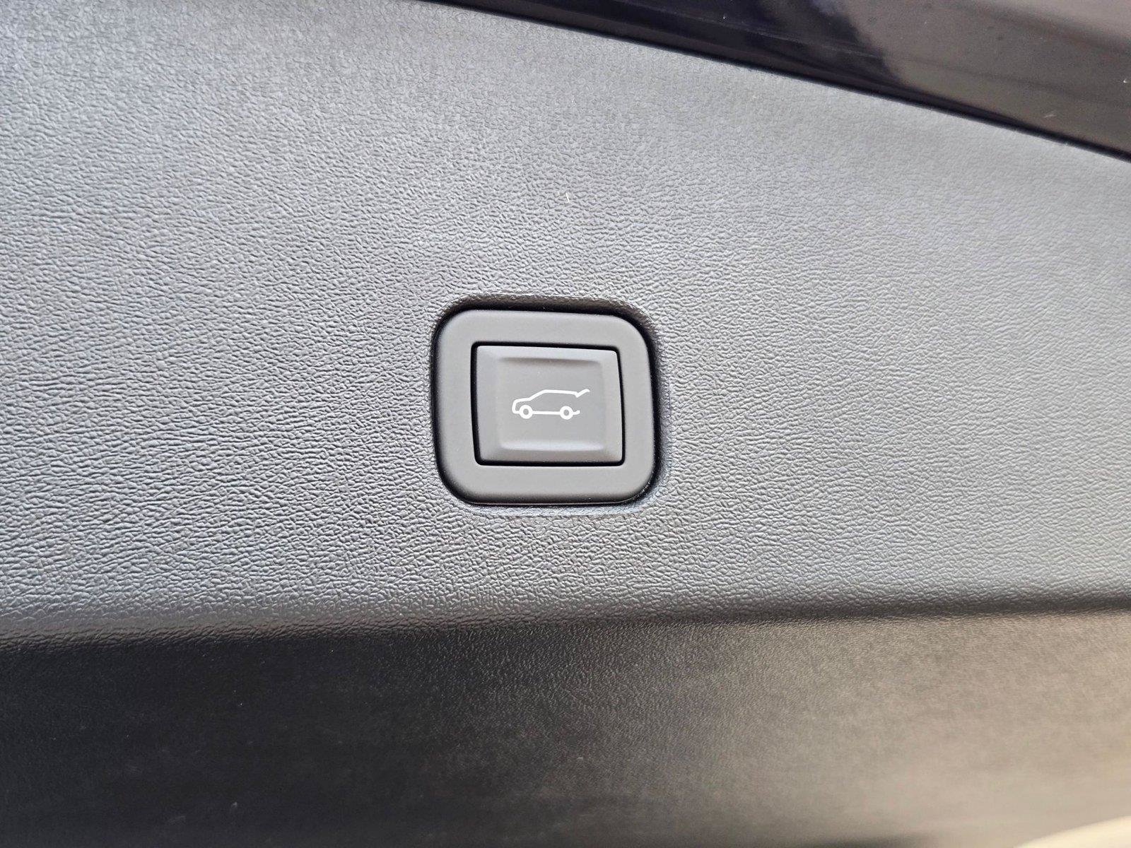 New 2027 Cadillac Optiq Premium Sport w/ LPO, Floor Liner Package AWD/4WD image 33