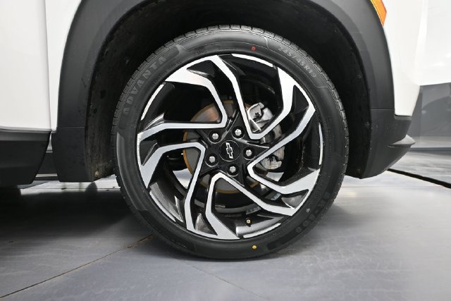 Used 2025 Chevrolet TrailBlazer RS w/ Convenience Package FWD image 12