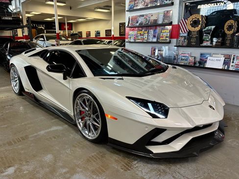 Used 2017 Lamborghini Aventador S AWD/4WD image 6
