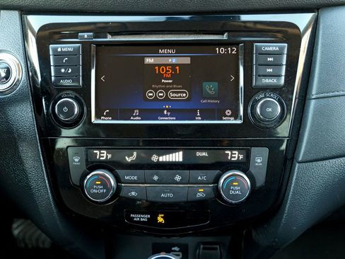 Used 2020 Nissan Rogue SV image 44