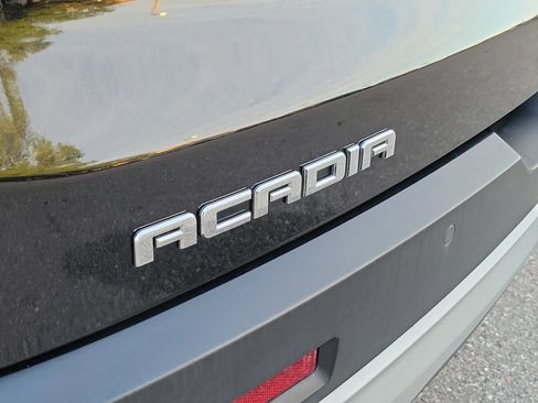 Used 2018 GMC Acadia SLT image 13