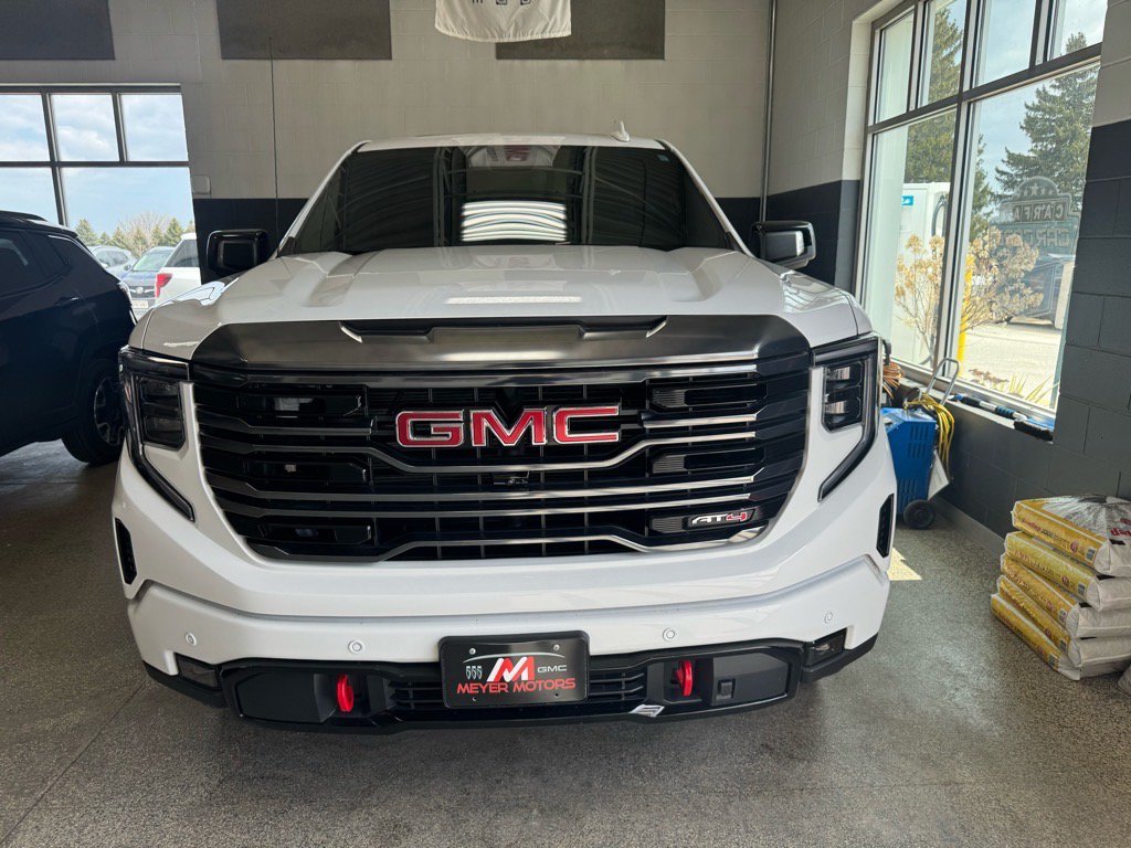 Used 2024 GMC Sierra 1500 AT4 w/ AT4 Premium Package AWD/4WD image 2