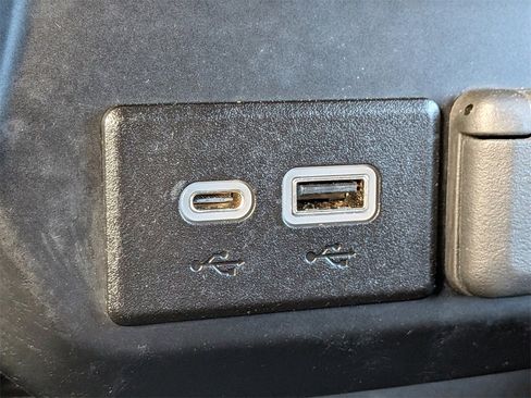 Used 2023 GMC Sierra 2500 AT4 image 20