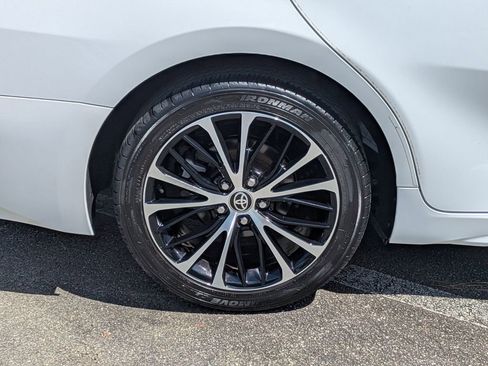 Used 2020 Toyota Camry SE image 14