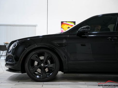 Used 2018 Bentley Bentayga image 16