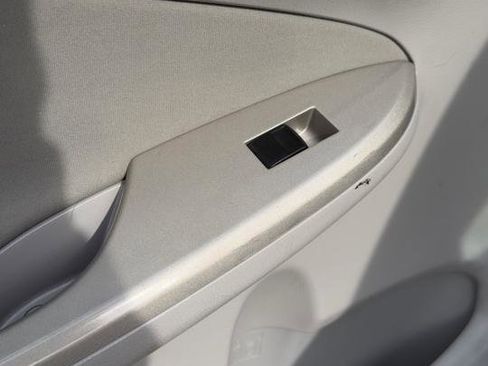 Used 2010 Toyota Corolla image 32