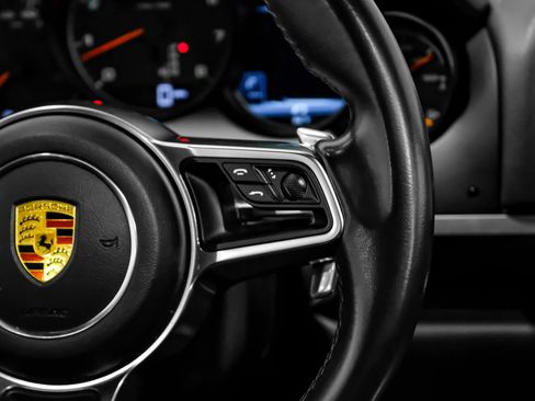 Used 2016 Porsche Cayenne AWD/4WD image 12