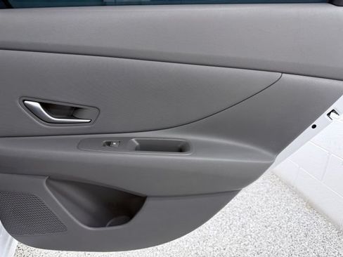 Used 2026 Hyundai Elantra Sport FWD image 17
