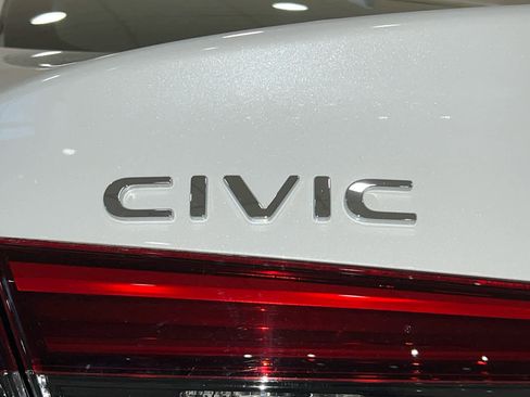 Used 2024 Honda Civic Sport image 12