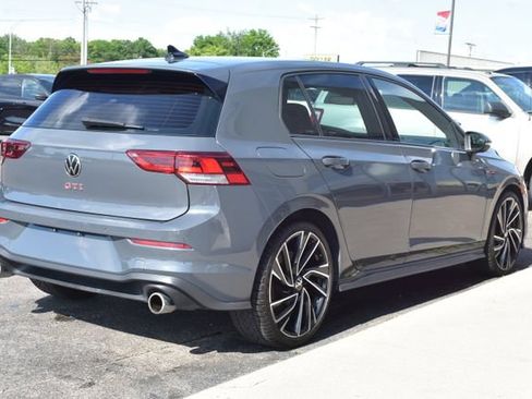 Used 2022 Volkswagen GTI SE FWD image 10