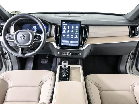 Certified 2025 Volvo XC90 B5 Plus AWD/4WD image 20