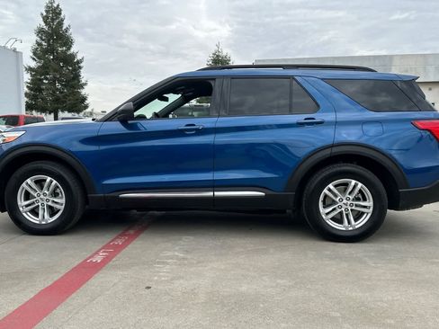 Used 2020 Ford Explorer XLT w/ Equipment Group 202A AWD/4WD image 6