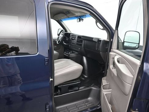 Used 2014 Chevrolet Express 3500 LS RWD image 40