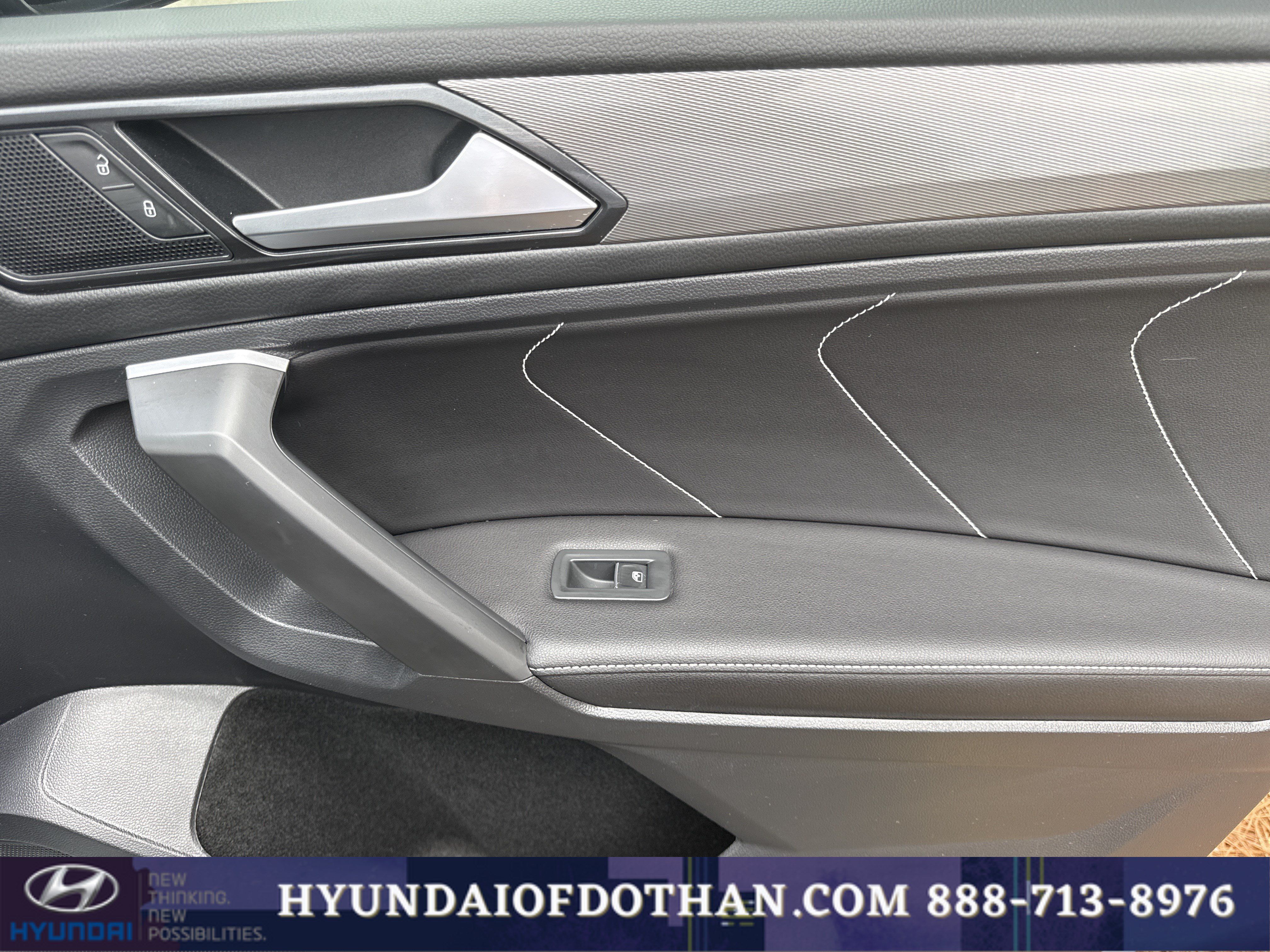 Used 2023 Volkswagen Tiguan SE FWD image 17