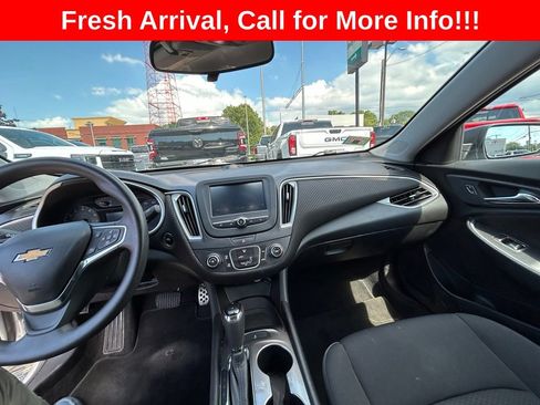 Used 2017 Chevrolet Malibu LS FWD image 19