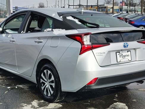 Used 2020 Toyota Prius XLE image 4