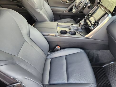 Used 2026 Lexus LX 600 4WD w/ Appearance Package image 14