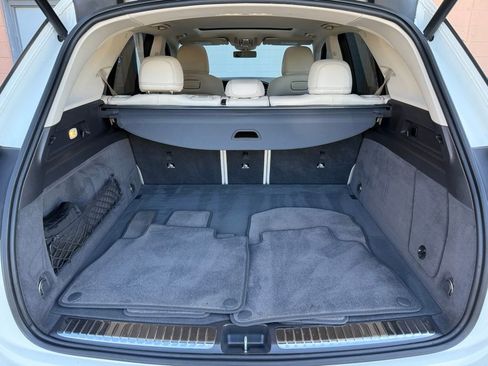 Used 2020 Mercedes-Benz GLE 350 4MATIC w/ Premium Package image 12