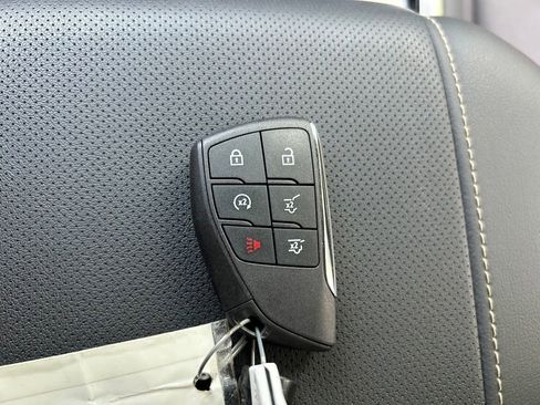 Used 2025 Chevrolet Tahoe Premier AWD/4WD image 44