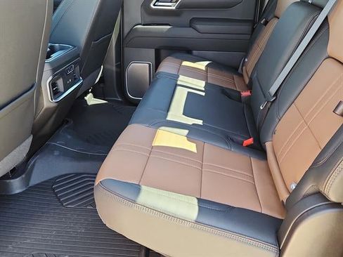 New 2026 Chevrolet Silverado 1500 High Country w/ Technology Package AWD/4WD image 9