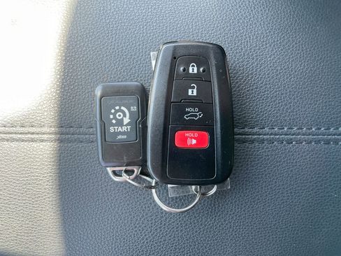 Used 2022 Toyota RAV4 XLE Premium AWD/4WD image 30