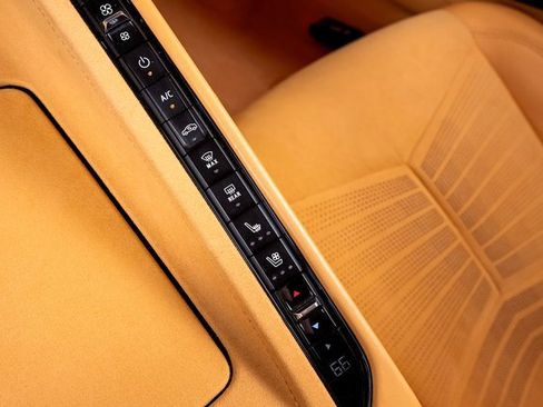 Used 2023 Chevrolet Corvette Stingray Premium Conv w/ Z51 Performance Package image 44