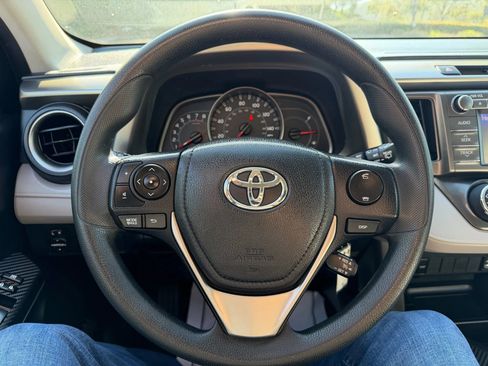 Used 2013 Toyota RAV4 LE image 26