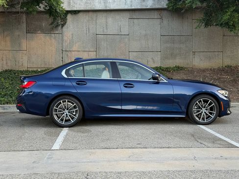 Used 2019 BMW 330i Sedan w/ Convenience Package RWD image 10