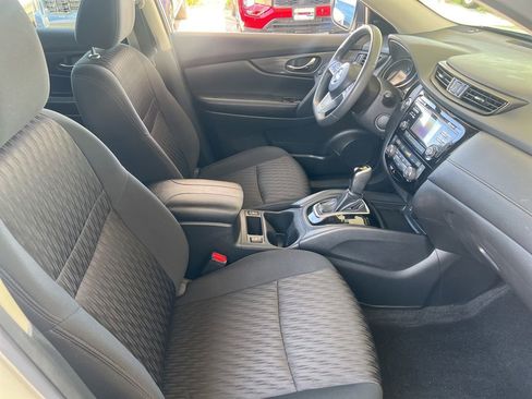 Used 2017 Nissan Rogue SV AWD/4WD image 20