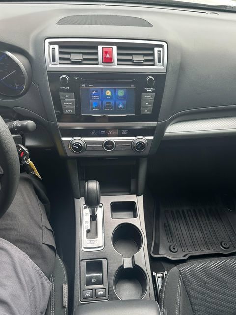 Used 2019 Subaru Outback 2.5i AWD/4WD image 17