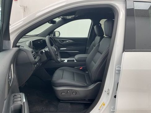 New 2026 Chevrolet Traverse LT w/ Driver Confidence Package AWD/4WD image 8
