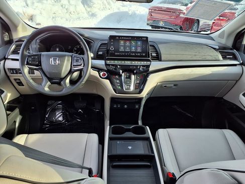 Certified 2025 Honda Odyssey Touring image 6