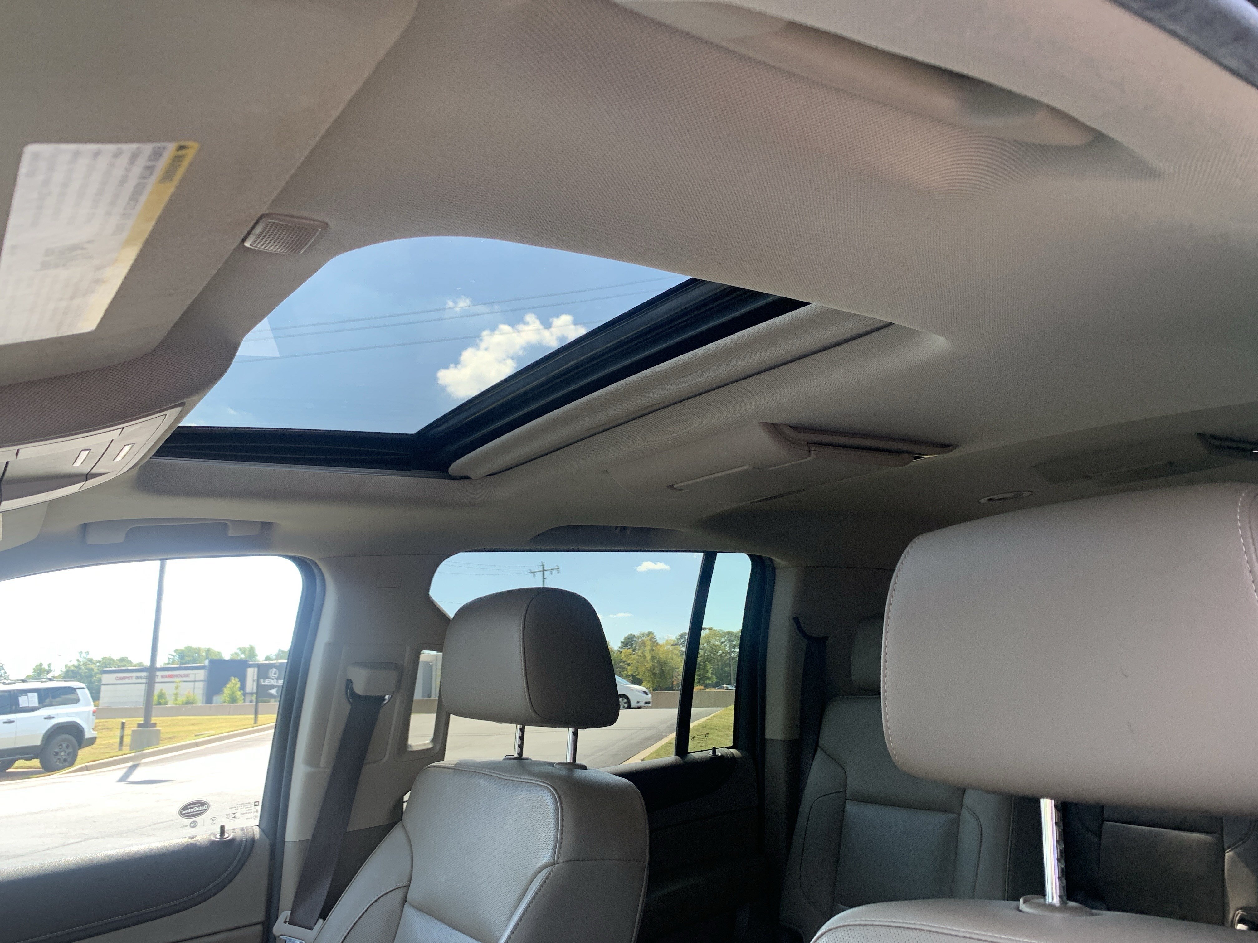 Used 2019 GMC Yukon XL SLT w/ Open Road Package AWD/4WD image 28