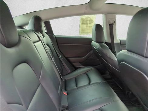 Used 2020 Tesla Model 3 Standard Range image 23