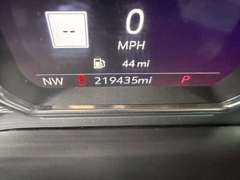 Used 2020 GMC Sierra 2500 AT4 w/ AT4 Premium Package AWD/4WD image 16