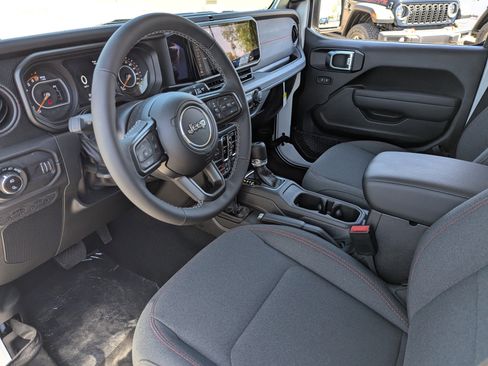 New 2025 Jeep Gladiator Rubicon w/ Convenience Group image 12