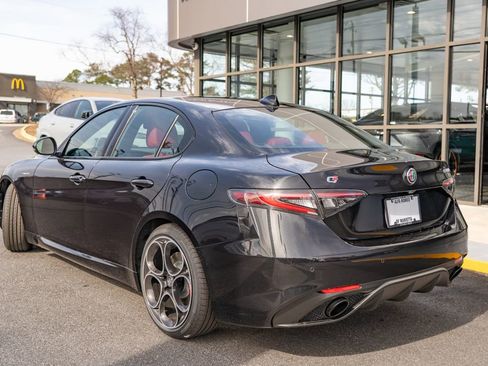 New 2025 Alfa Romeo Giulia w/ Veloce Package Rwd image 5