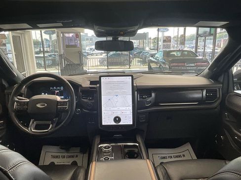 Used 2022 Ford Expedition Platinum AWD/4WD image 15