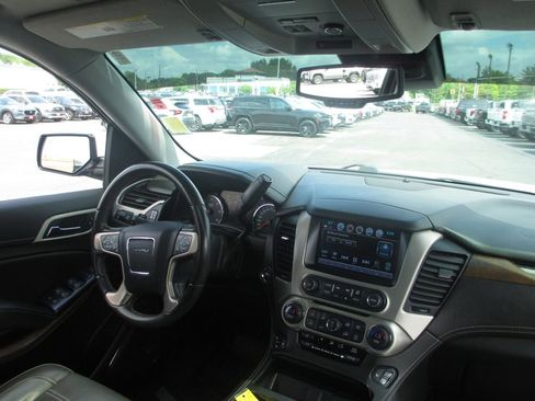 Used 2020 GMC Yukon Denali AWD/4WD image 31