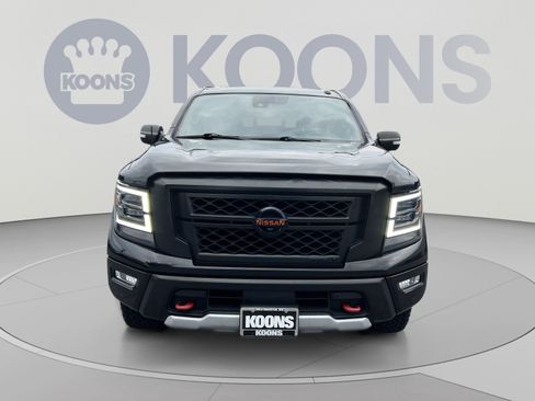 Used 2021 Nissan Titan PRO-4X w/ Pro-4x Convenience Package AWD/4WD image 11