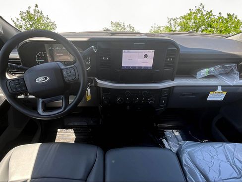 New 2025 Ford F550 4x4 Crew Cab Super Duty w/ XL Chrome Package image 5