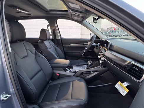 New 2025 Kia Telluride S image 3