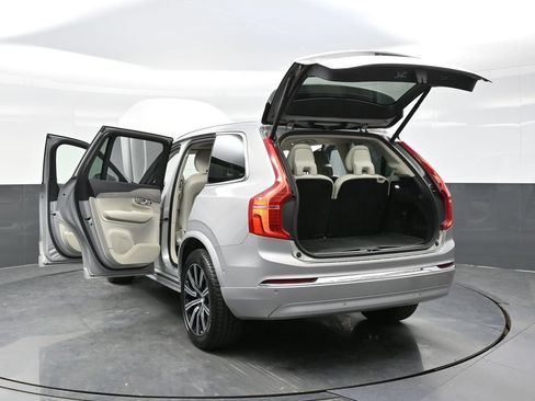 Used 2023 Volvo XC90 B5 Plus w/ Protection Package Premier image 38