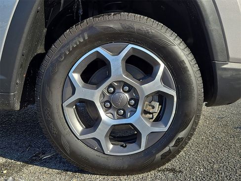 Used 2022 Jeep Compass Trailhawk w/ Trailhawk Convenience Group image 8