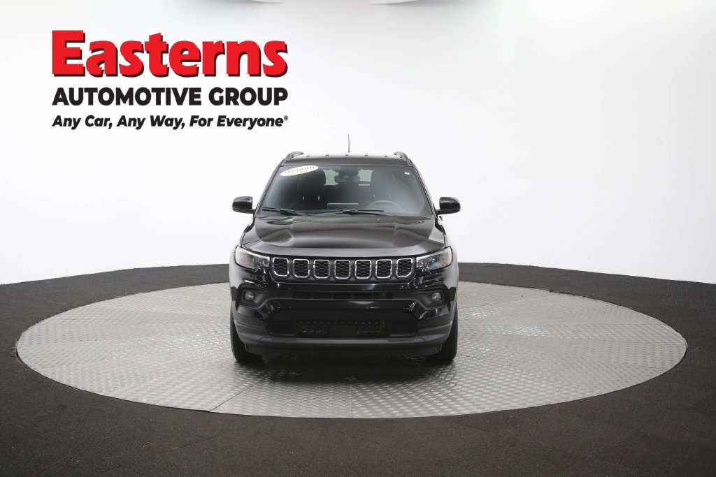 Used 2024 Jeep Compass Latitude AWD/4WD image 53