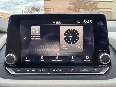 Used 2024 Nissan Rogue SV w/ SV Premium Package image 43