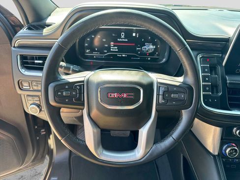 Used 2023 GMC Yukon SLT AWD/4WD image 24