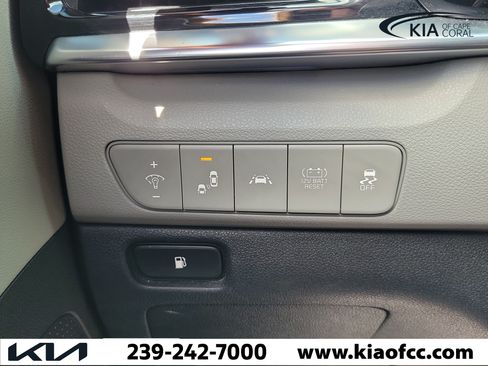 Used 2021 Kia Niro EX Premium FWD image 24