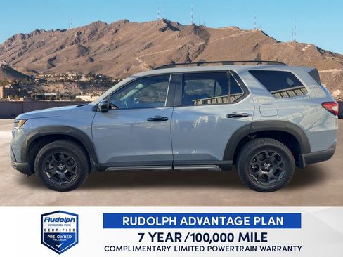 Used 2023 Honda Pilot TrailSport image 3