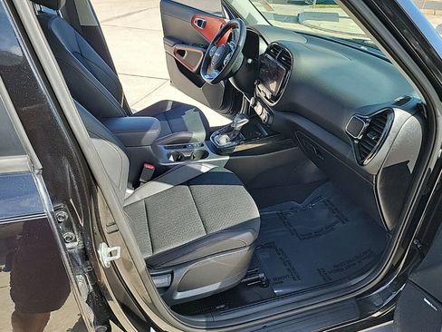 Used 2025 Kia Soul GT-Line w/ GT-Line Technology Package image 14